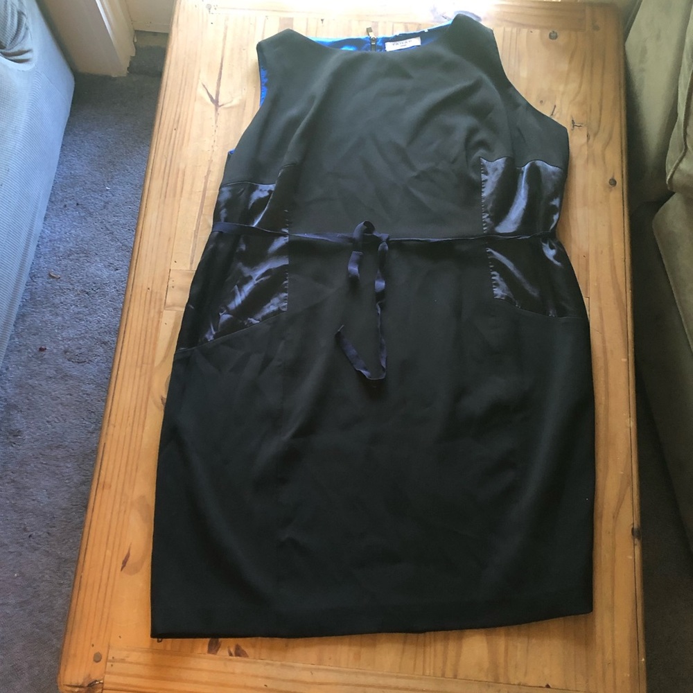 Tahari Black Tie Waist Shift Dress
